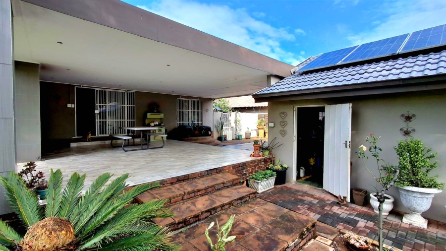 4 Bedroom Property for Sale in Vaalpark Free State